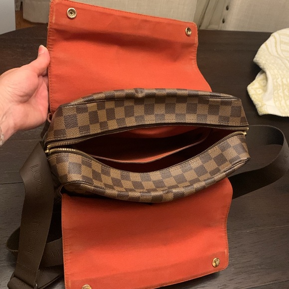 LV Crossbody - Picture 6 of 15